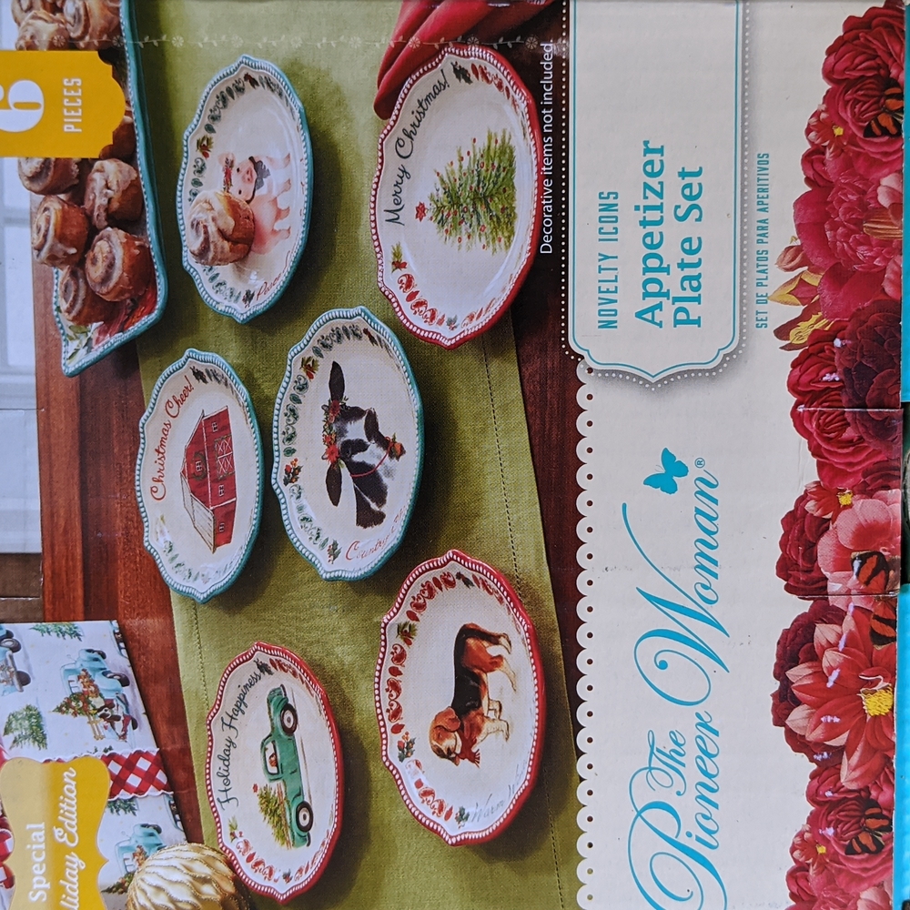 Pioneer woman appetizer plate set Christmas themed - Picture 4 of 4